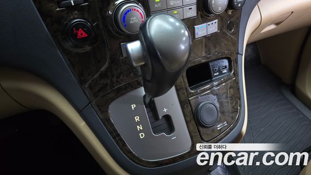 Hyundai Starex 2013 — photo 9