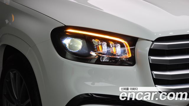 Mercedes-Benz GLS-Class 2025 — photo 8