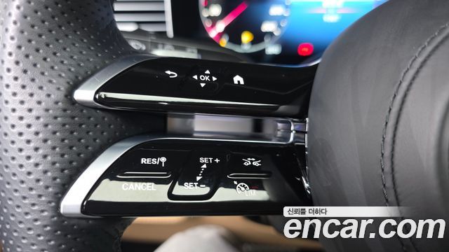 Mercedes-Benz GLS-Class 2025 — photo 28