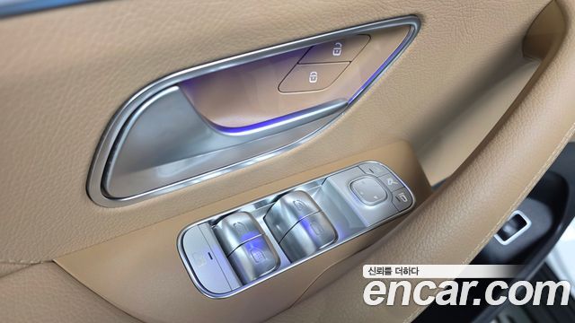 Mercedes-Benz GLS-Class 2025 — photo 33