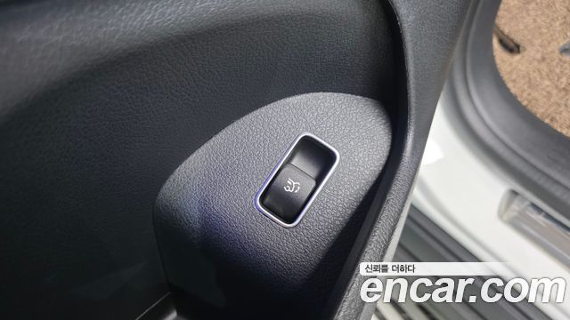 Mercedes-Benz GLS-Class 2025 — photo 34