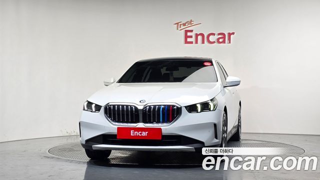 BMW 5-Series 2024 — photo 3