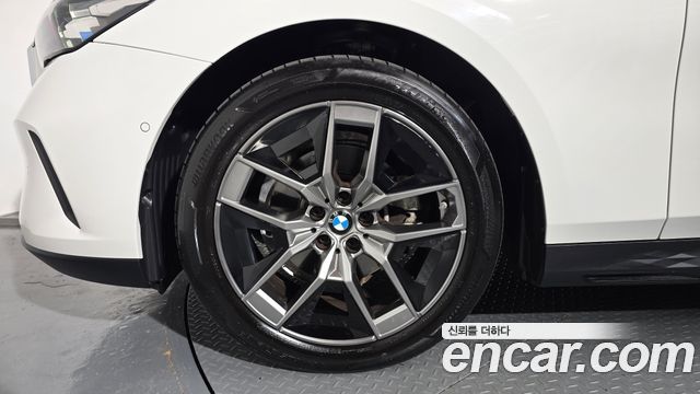BMW 5-Series 2024 — photo 5