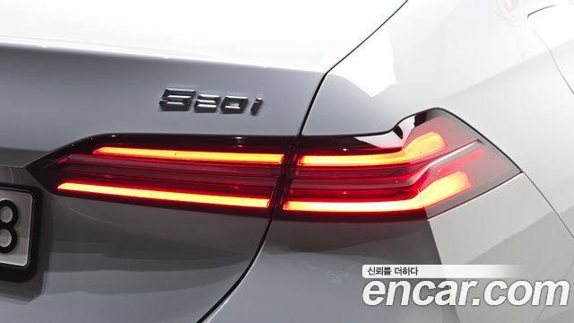 BMW 5-Series 2024 — photo 9