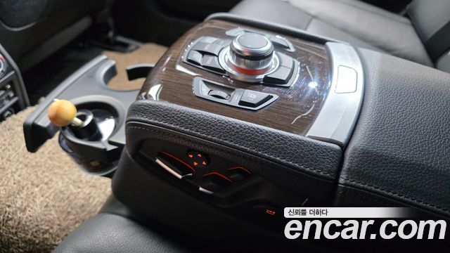 BMW 7-Series 2012 — photo 17