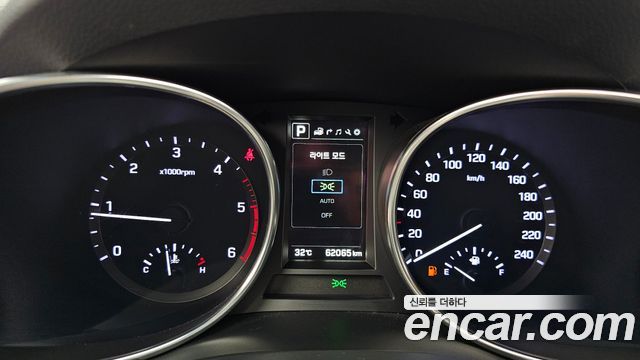 Hyundai Santafe 2016 — photo 11