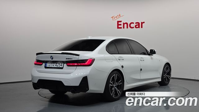 BMW 3-Series 2024 — photo 2