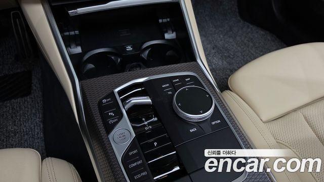 BMW 3-Series 2024 — photo 12