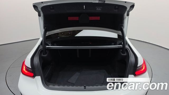 BMW 3-Series 2024 — photo 26