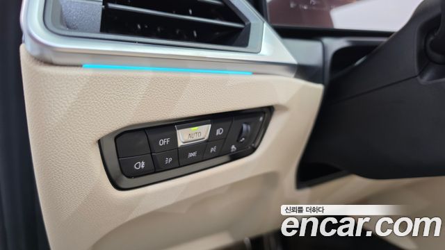 BMW 3-Series 2024 — photo 28