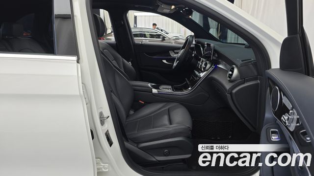 Mercedes-Benz GLC-Class 2020 — photo 11