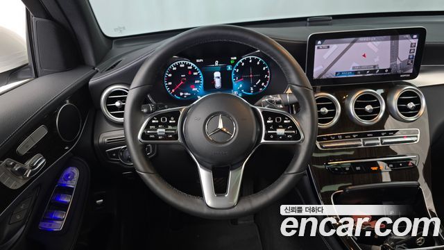 Mercedes-Benz GLC-Class 2020 — photo 13