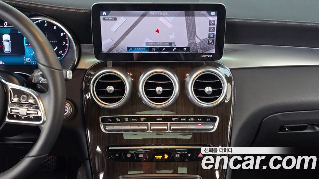 Mercedes-Benz GLC-Class 2020 — photo 14