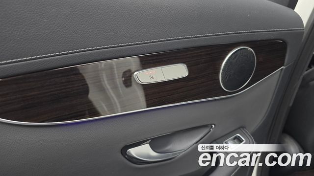 Mercedes-Benz GLC-Class 2020 — photo 19