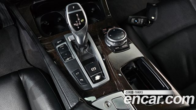 BMW 5-Series 2014 — photo 9