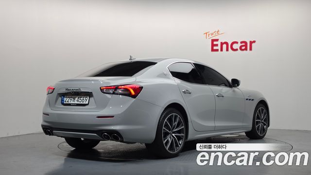 Maserati Ghibli 2022 — photo 2