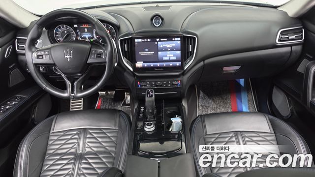 Maserati Ghibli 2022 — photo 10