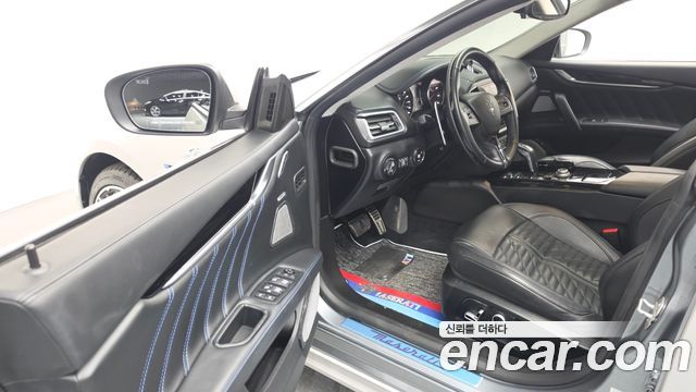 Maserati Ghibli 2022 — photo 13