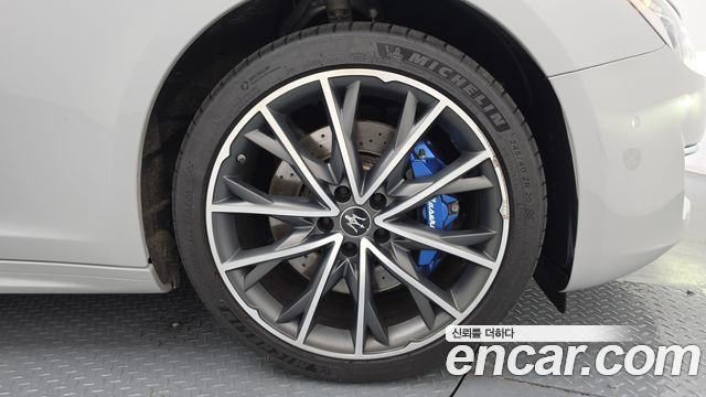 Maserati Ghibli 2022 — photo 7