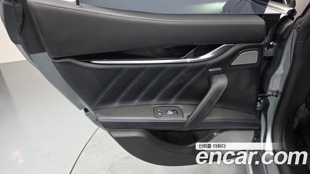 Maserati Ghibli 2022 — photo 15