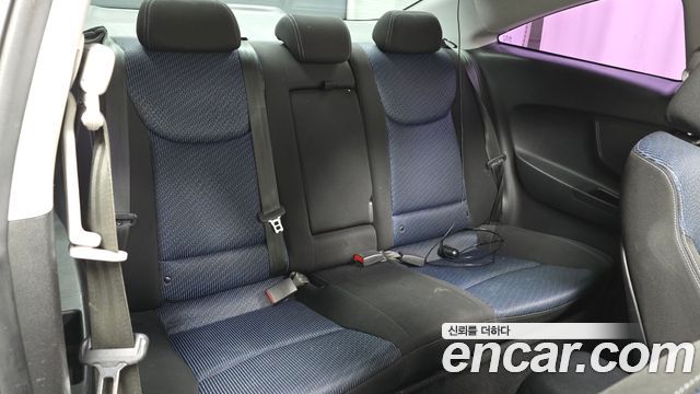 Hyundai AVANTE 2014 — photo 12
