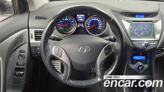 Hyundai AVANTE 2014 — photo 13