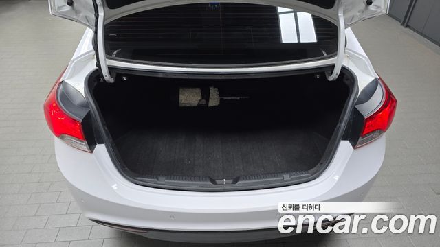 Hyundai AVANTE 2014 — photo 20