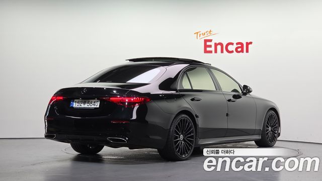 Mercedes-Benz S-Class 2023 — photo 2