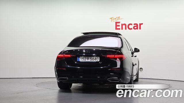 Mercedes-Benz S-Class 2023 — photo 4