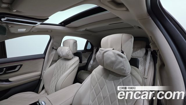 Mercedes-Benz S-Class 2023 — photo 12
