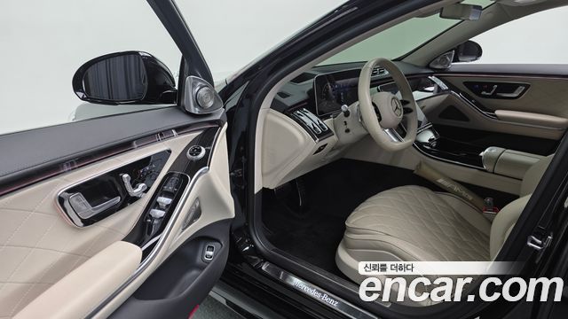 Mercedes-Benz S-Class 2023 — photo 13