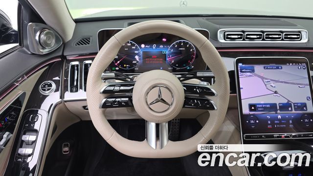 Mercedes-Benz S-Class 2023 — photo 17