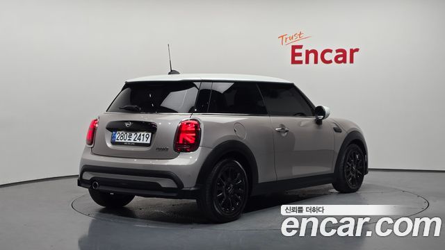 Mini Cooper 2024 — photo 2