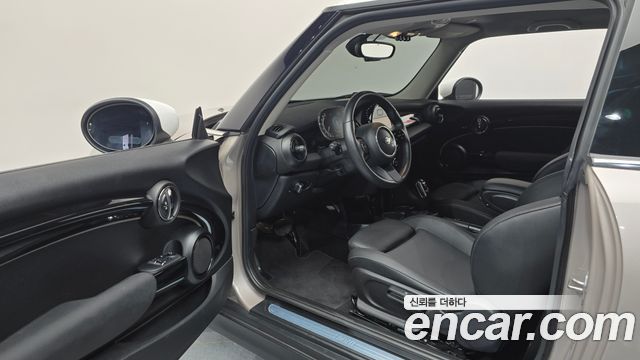 Mini Cooper 2024 — photo 13