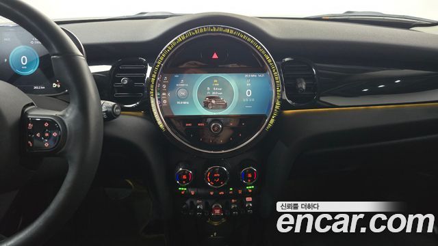 Mini Cooper 2024 — photo 19