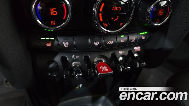 Mini Cooper 2024 — photo 24