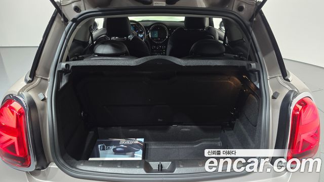Mini Cooper 2024 — photo 26