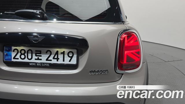 Mini Cooper 2024 — photo 9