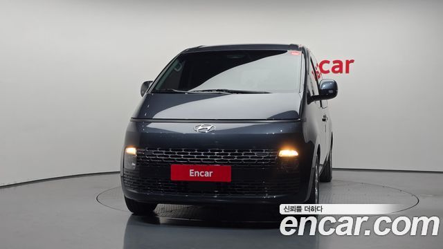 Hyundai Staria 2023 — photo 3