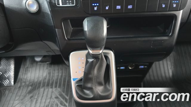 Hyundai Staria 2023 — photo 12