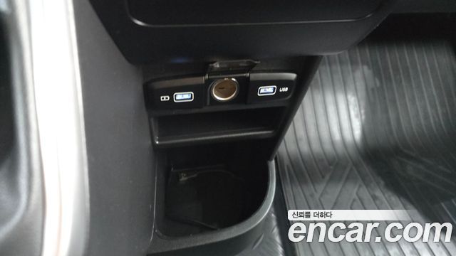 Hyundai Staria 2023 — photo 23