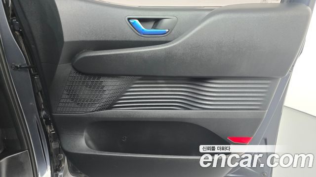 Hyundai Staria 2023 — photo 15
