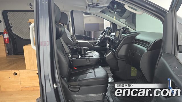 Hyundai Staria 2023 — photo 16