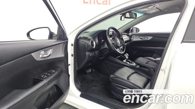 Kia K3 2022 — photo 13