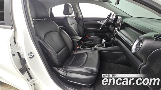 Kia K3 2022 — photo 17