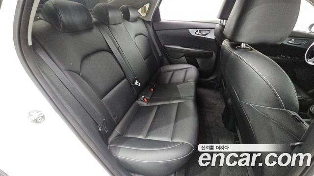Kia K3 2022 — photo 16
