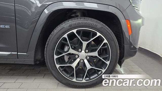Jeep Cherokee 2023 — photo 7
