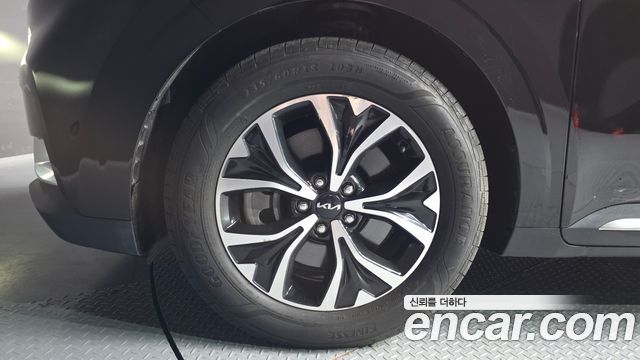 Kia Canival 2023 — photo 5