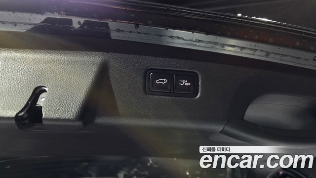 Kia Canival 2023 — photo 16