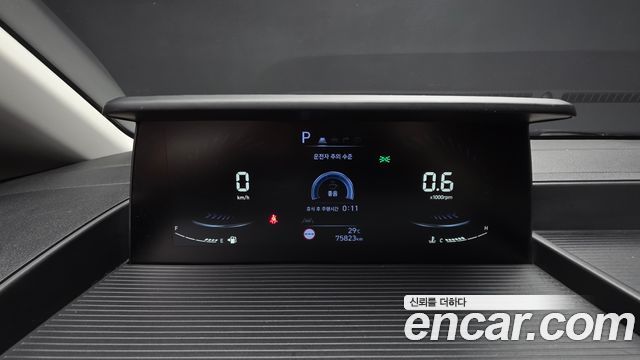 Hyundai Staria 2024 — photo 11